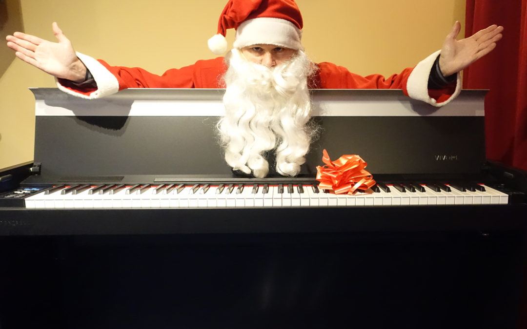 FROHE WEIHNACHTEN!  “White Christmas” Santa Claus spielt auf einem DEXIBELL VIVO H7